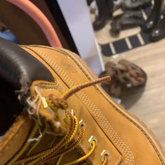 Size 7.5 like new authentic Original Timberland boots 🥾 - Picture 7 of 9